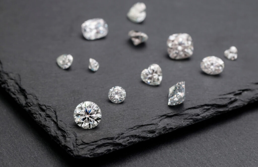 How to Choose the Right VVS Diamond for Buying